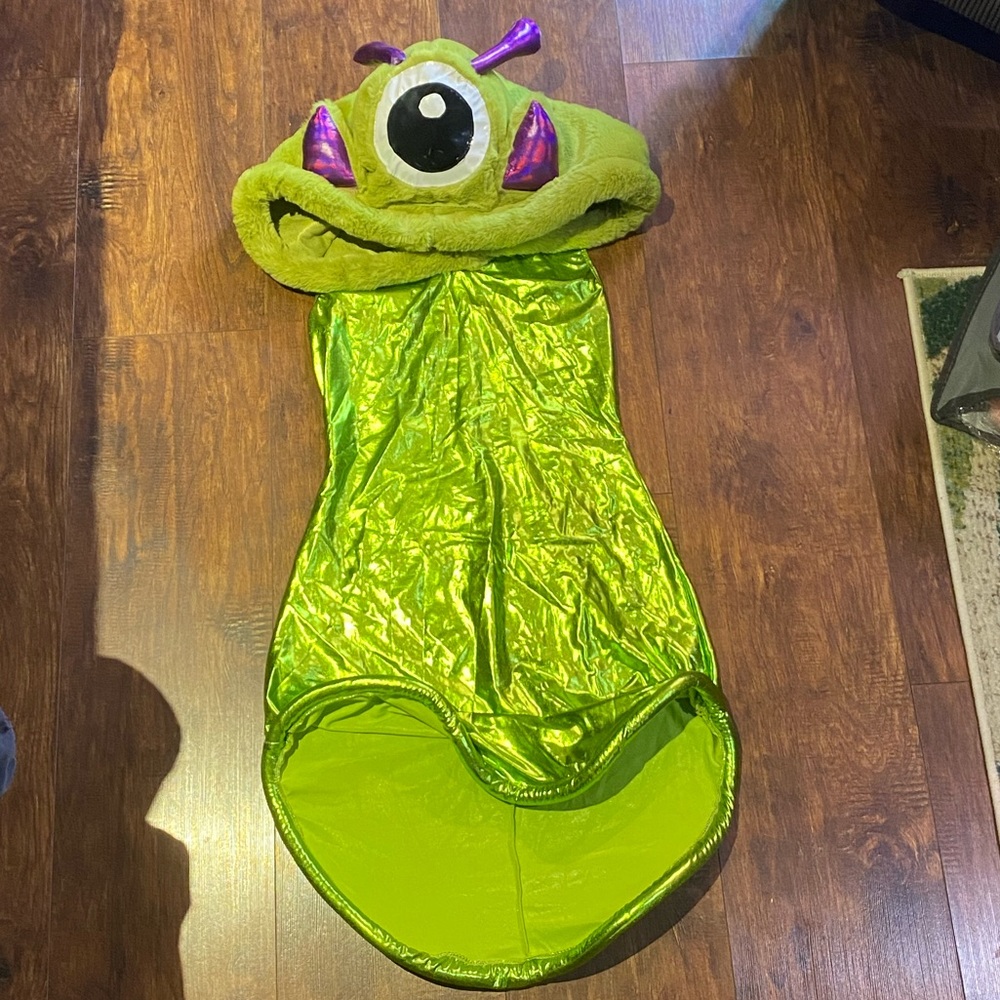 alien dress